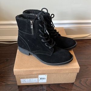 New Lexi & Abbie Boots (size: 7)